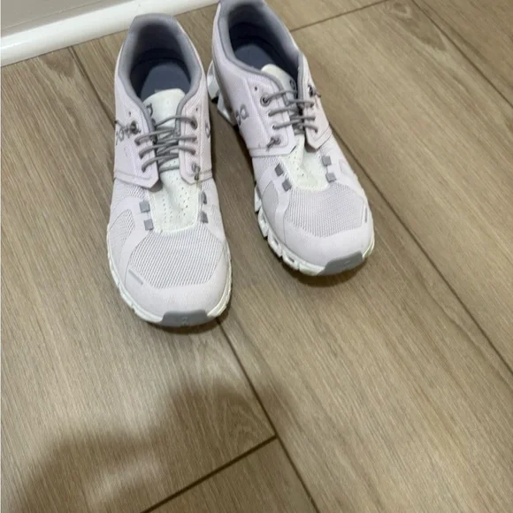 On Running Women's Athletic Shoes - Light Purple and White - Picture 2 of 7